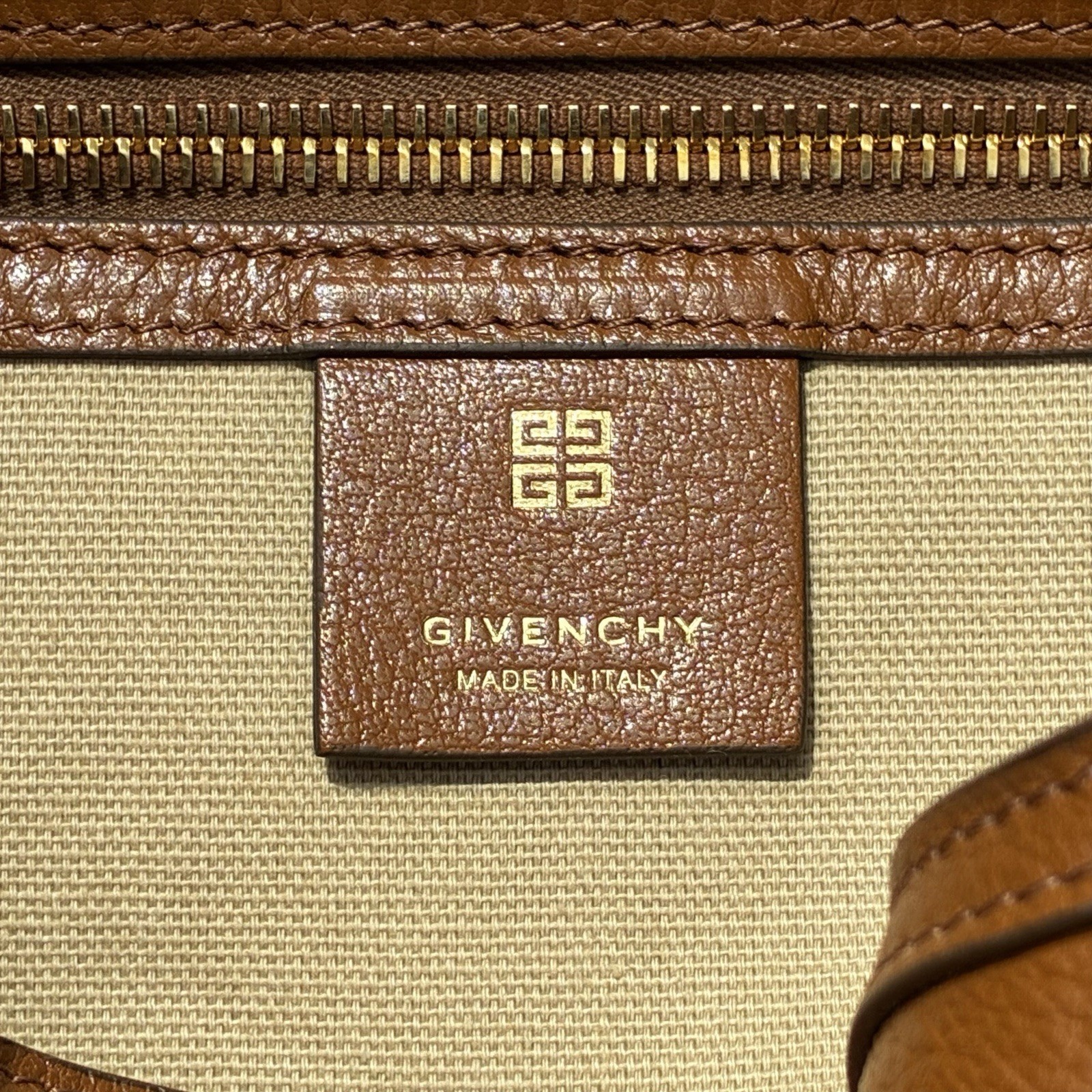 GIVENCHY MEDIUM VOYOU BAG IN GRAINED SOFT TAN LEATHER W/GOLD HARDWARE NEW *$2450