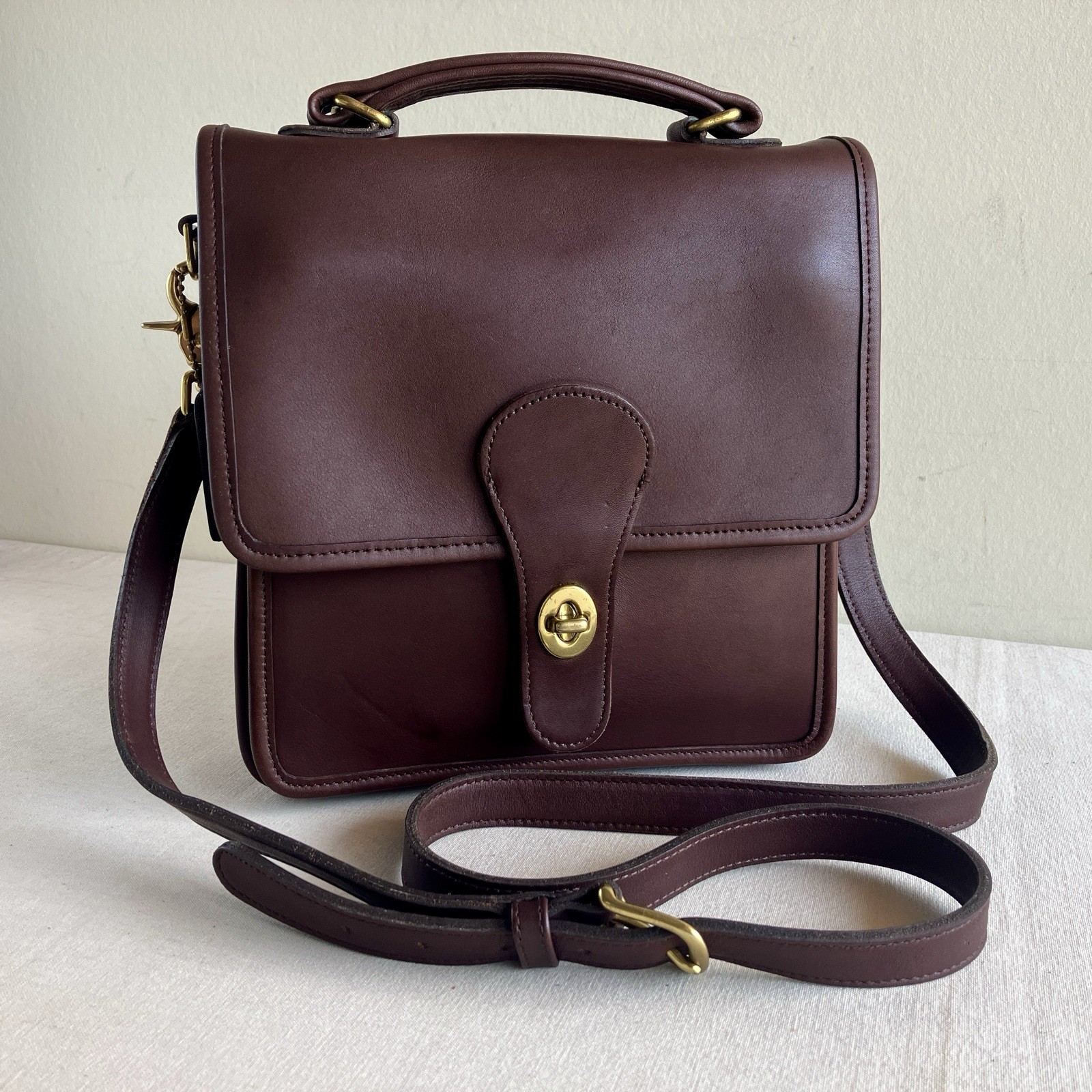 Vintage Coach Station Bag 5130 Mahogany Brown Leather Crossbody Shoulder Bag