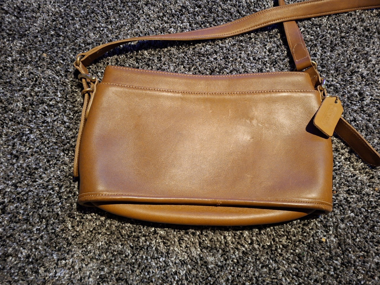 Authentic COACH Shoulder Bag D8C-9802 Tan Leather w/Shoulder Strap Vintage Used