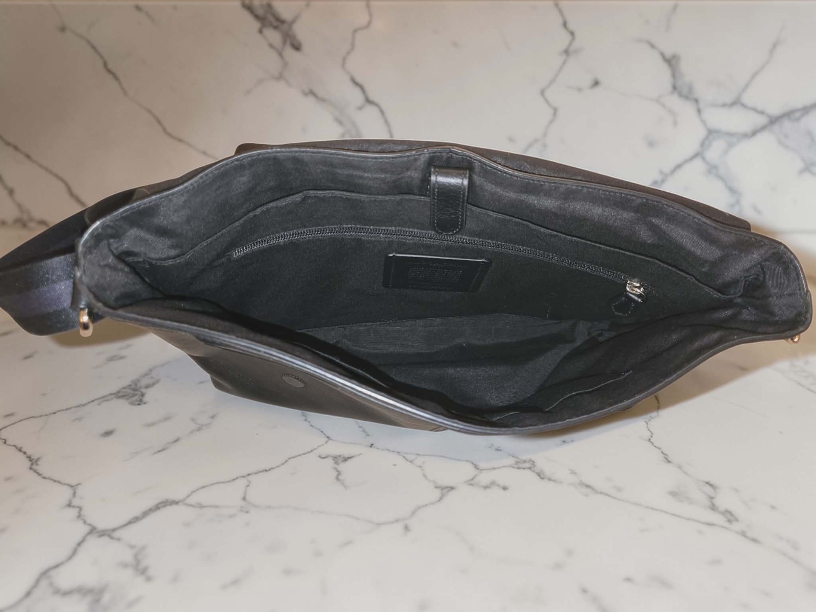 COACH Charles Black Leather Shoulder/Crossbody Messenger Bag Unisex