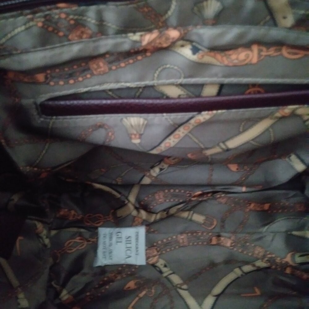 La Terre Vegan Cranberry Tote bag