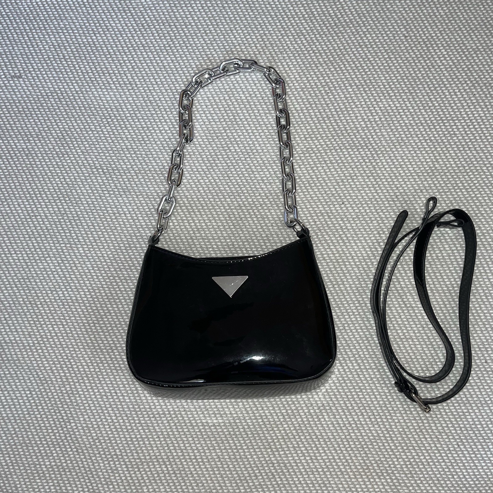 Small Von Maur Faux Patent Leather Black Purse Silver Chunky Chain Strap