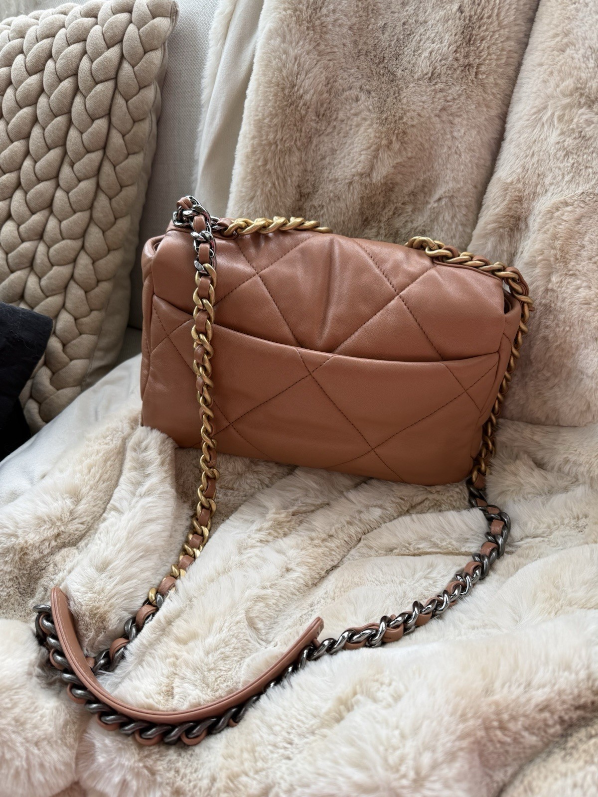 Chanel 19 Small Caramel 21K Rare Color