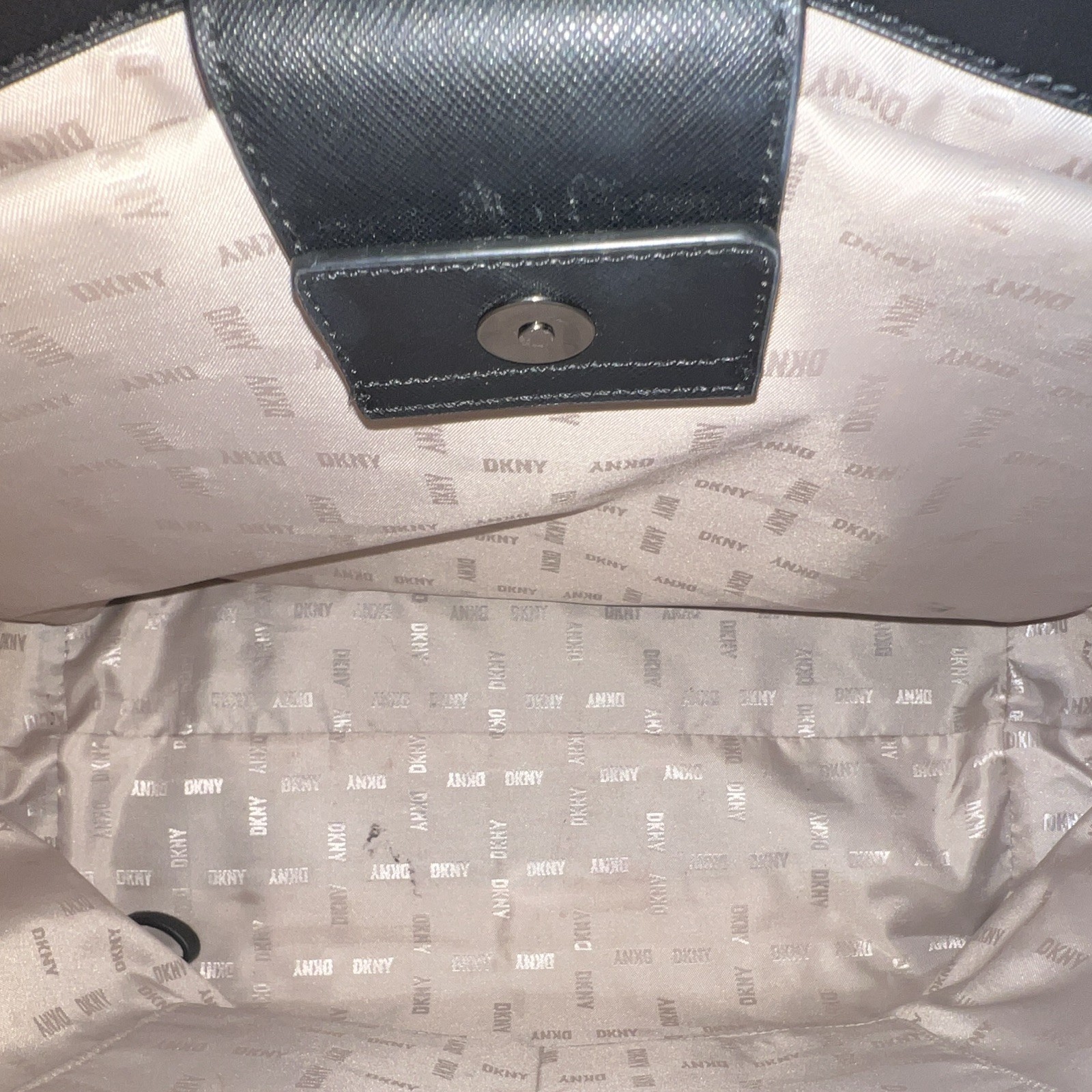 DKNY Large Beige/Black Logo Tote Shoulder Bag w/ Zip Pouch, Lined Pockets