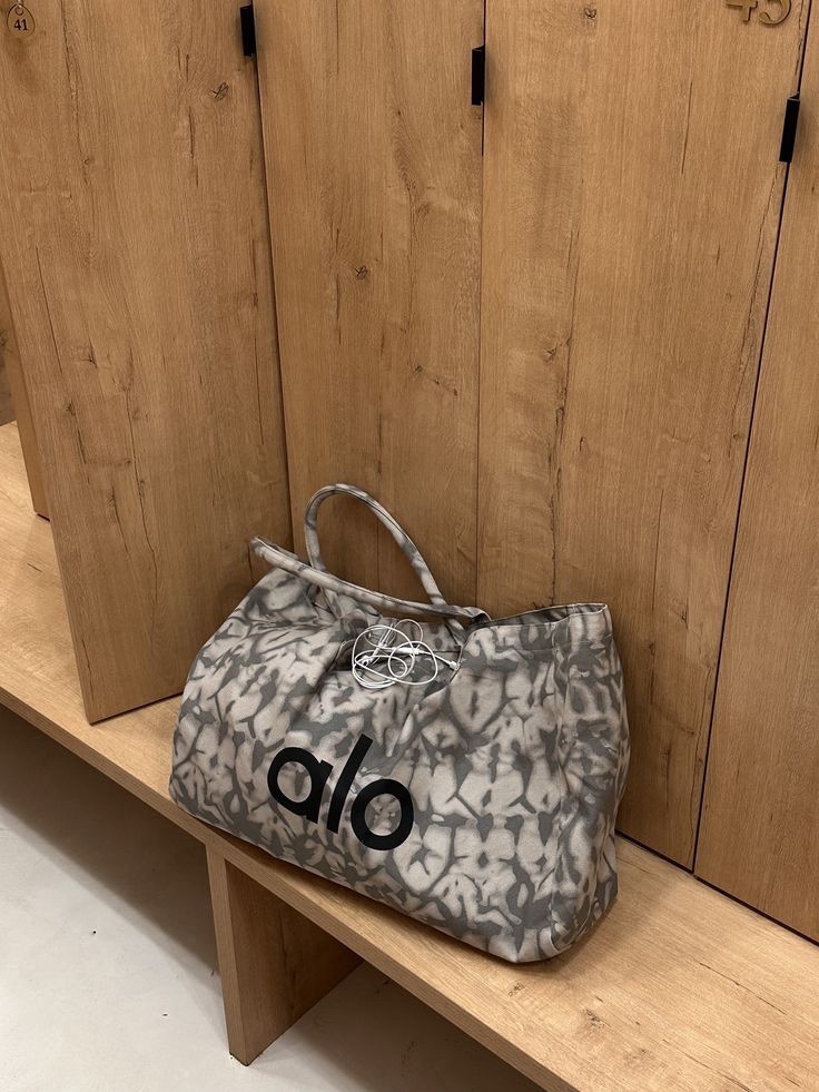 ALO Yoga Gray Tie Dye Canvas Gym Tote Bag Large Travel Shoulder Bag Authentic