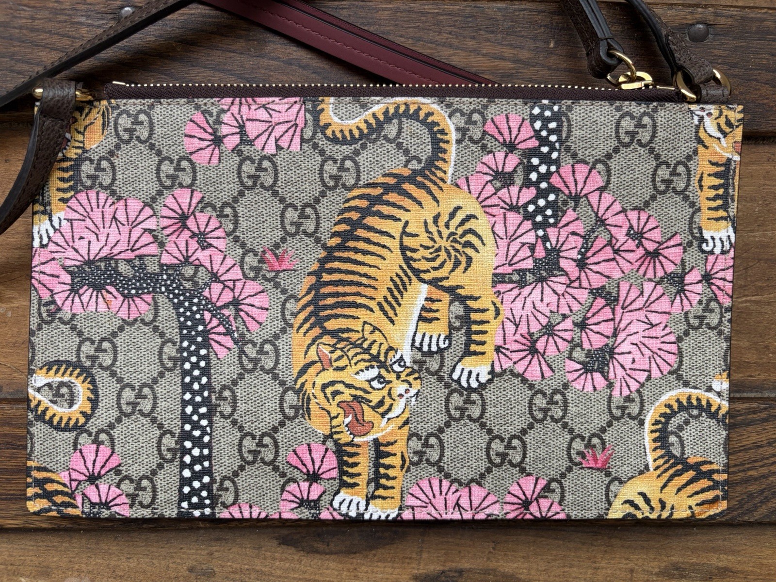 Gucci GG Supreme Bengal Tiger Double Zip Shoulder Crossbody Bag Mint Condition