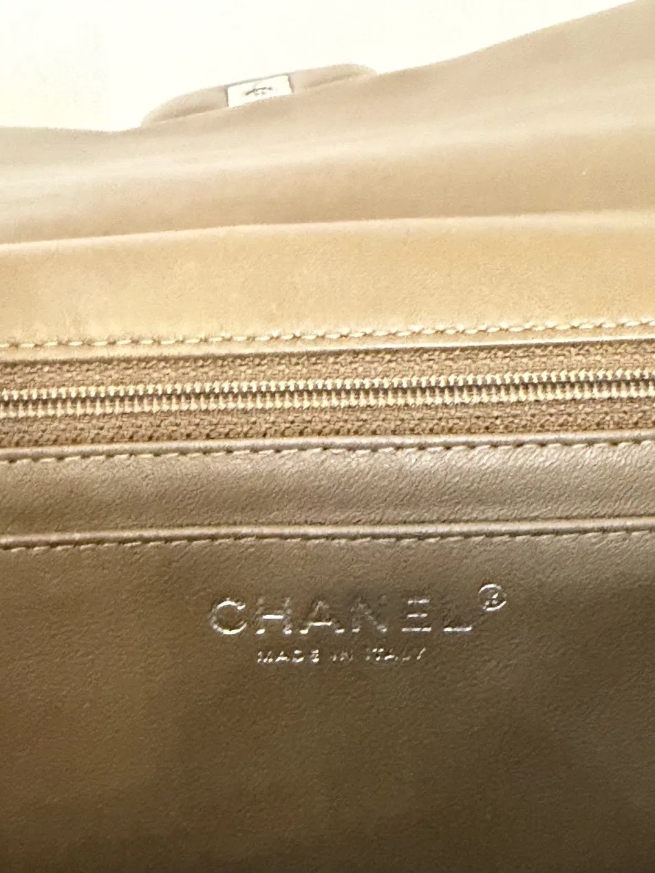 Chanel Classic Maxi Single Flap Patent Dark Beige Khaki 14-Series NEVER CARRIED