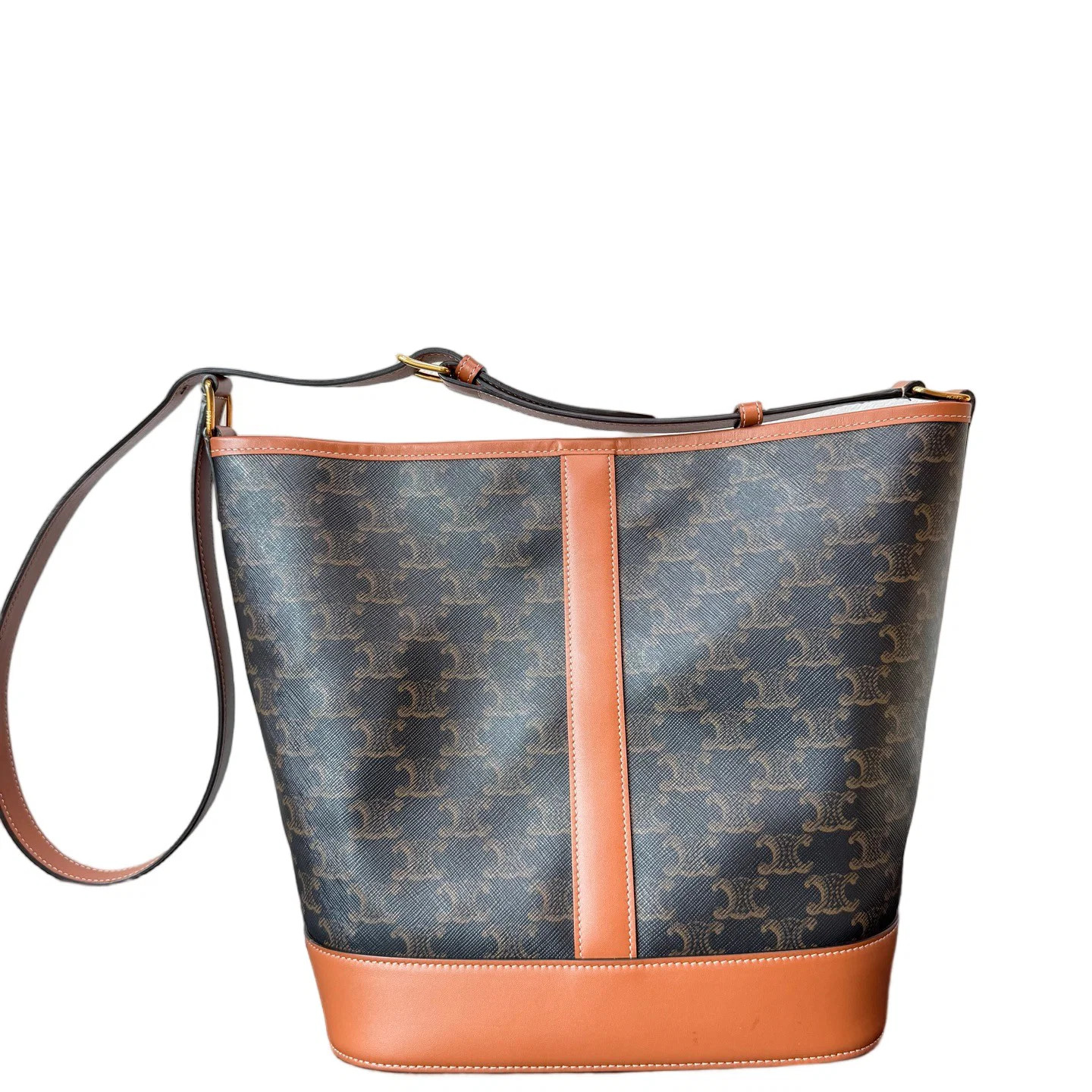 Celine Triomphe Triomphe Bucket Bag Mediun Triomphe Calfskin (pp071526a2r)