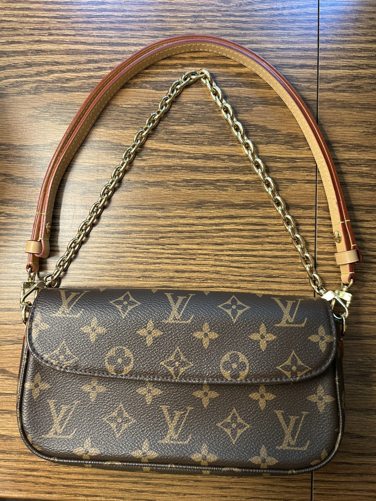 Louis Vuitton Wallet On Chain Ivy Monogram Excellent Condition