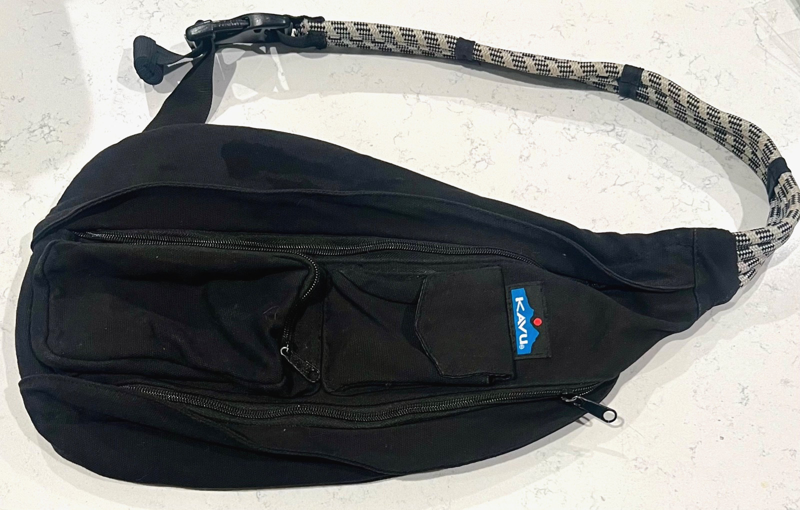Kavu Rope Sling Crossbody Backpack Hiking Outdoor Wear 18″ Black Bag