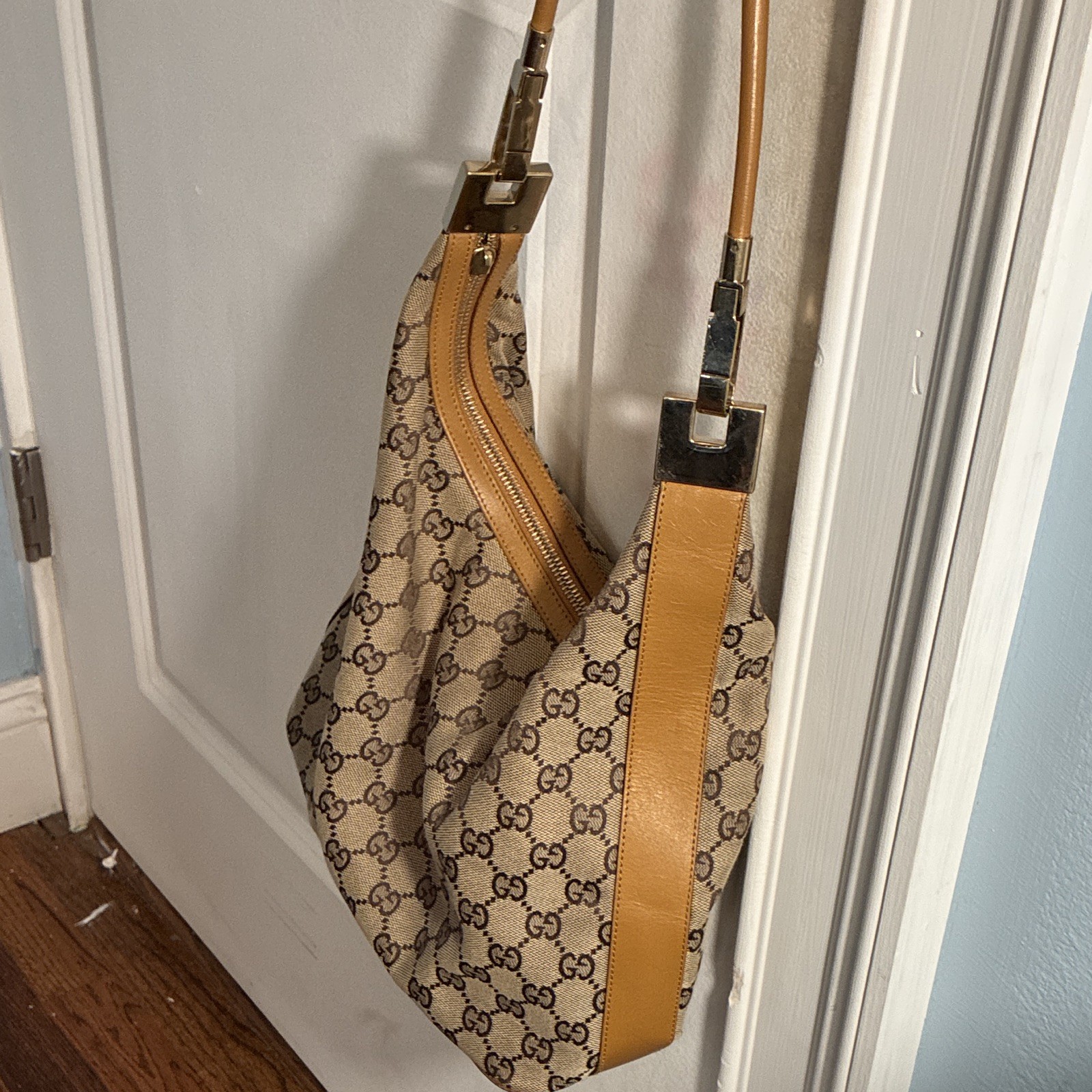 Gucci GG Pattern Shoulder Bag Zip Closure Beige Brown Tan Leather Strap