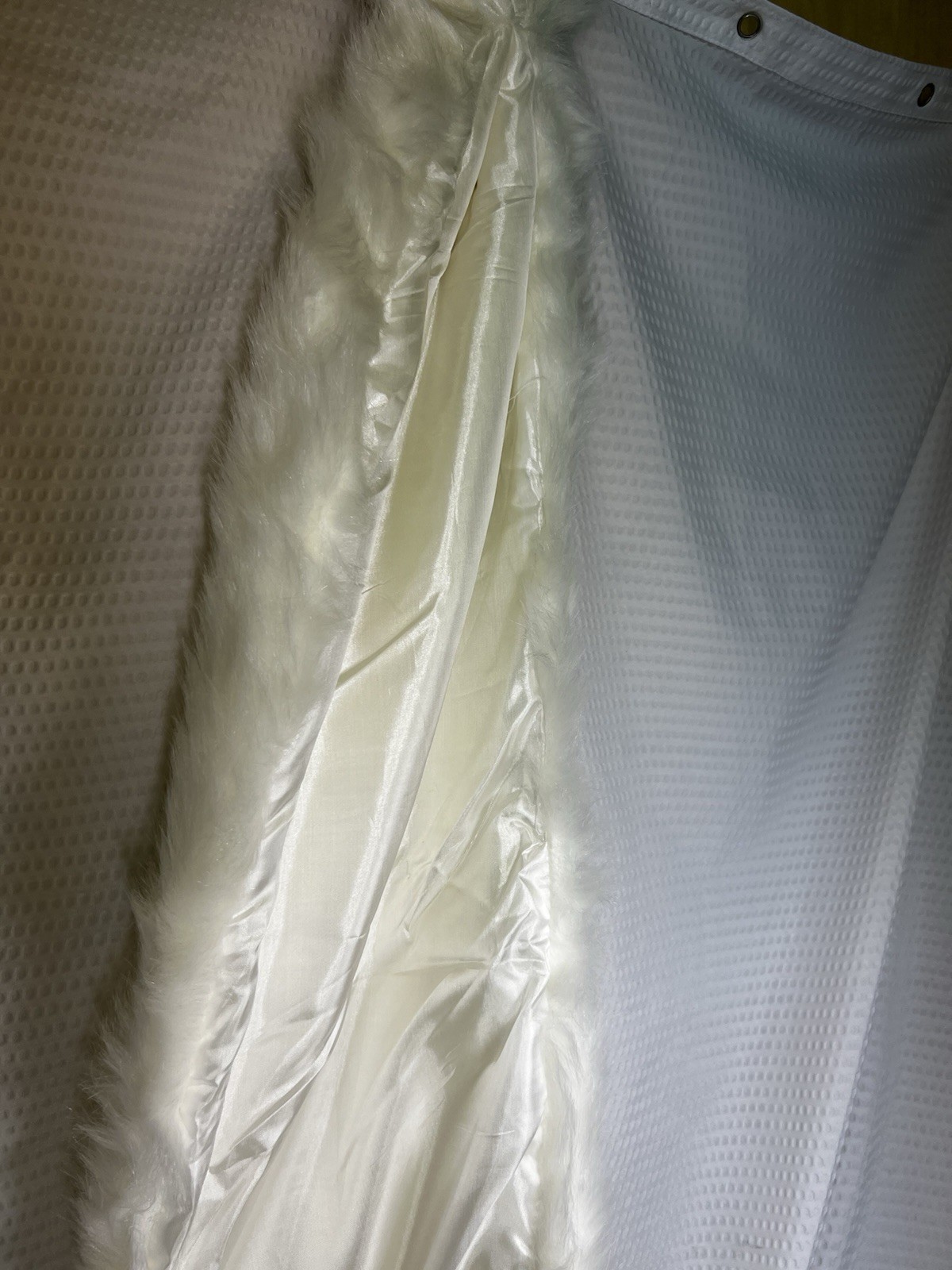 Von Maur Shoulder Wrap With Matching Clutch Purse