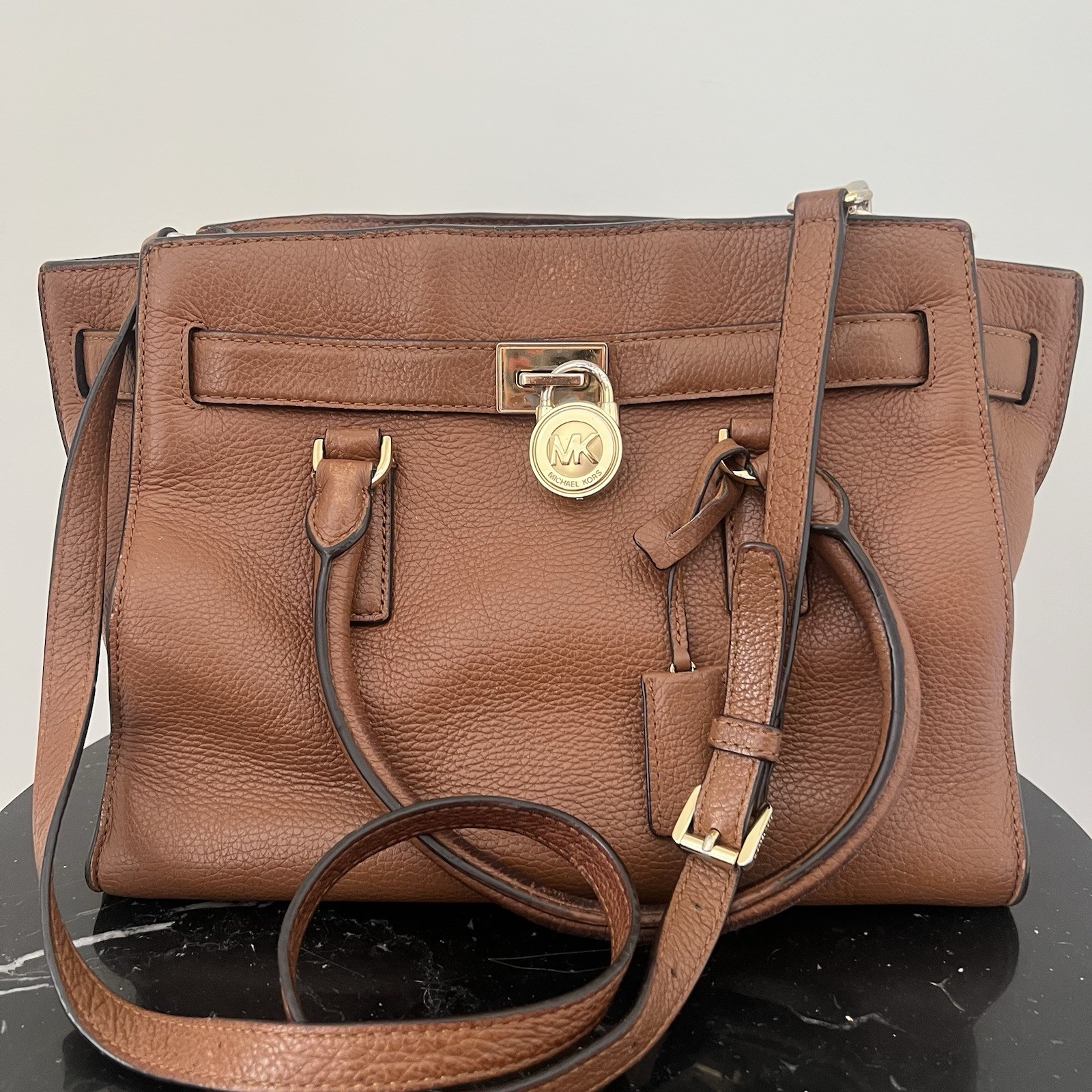 Michael Kors Hamilton Traveler Satchel / Crossbody Cognac W/Gold Padlock & Key