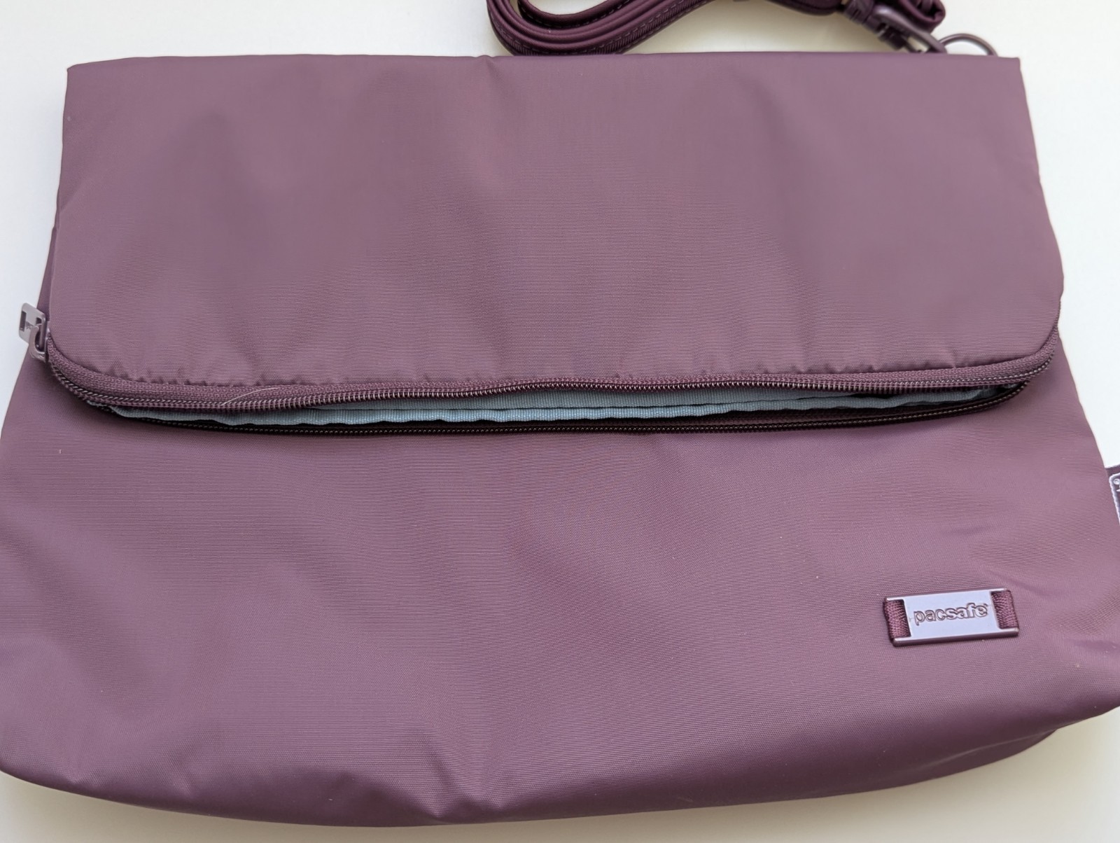 PACSAFE Citysafe 175 GII in Plum