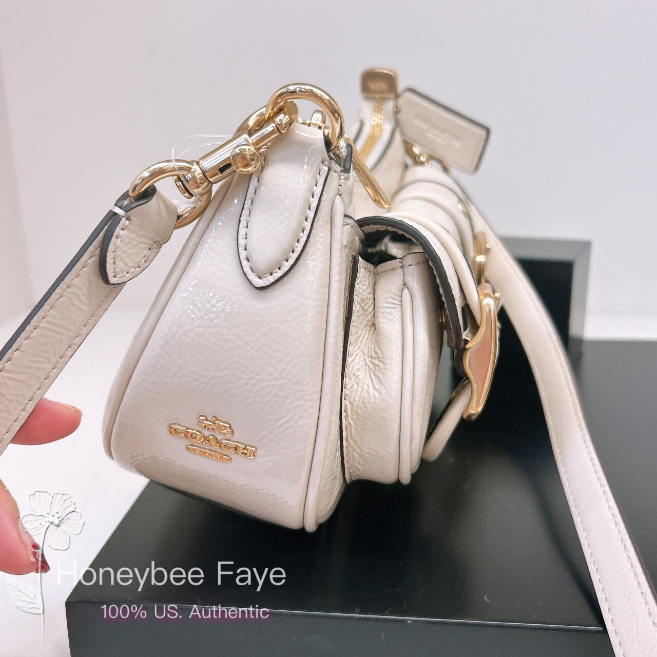 NWT Coach Ashton Baguette Bag CV943
