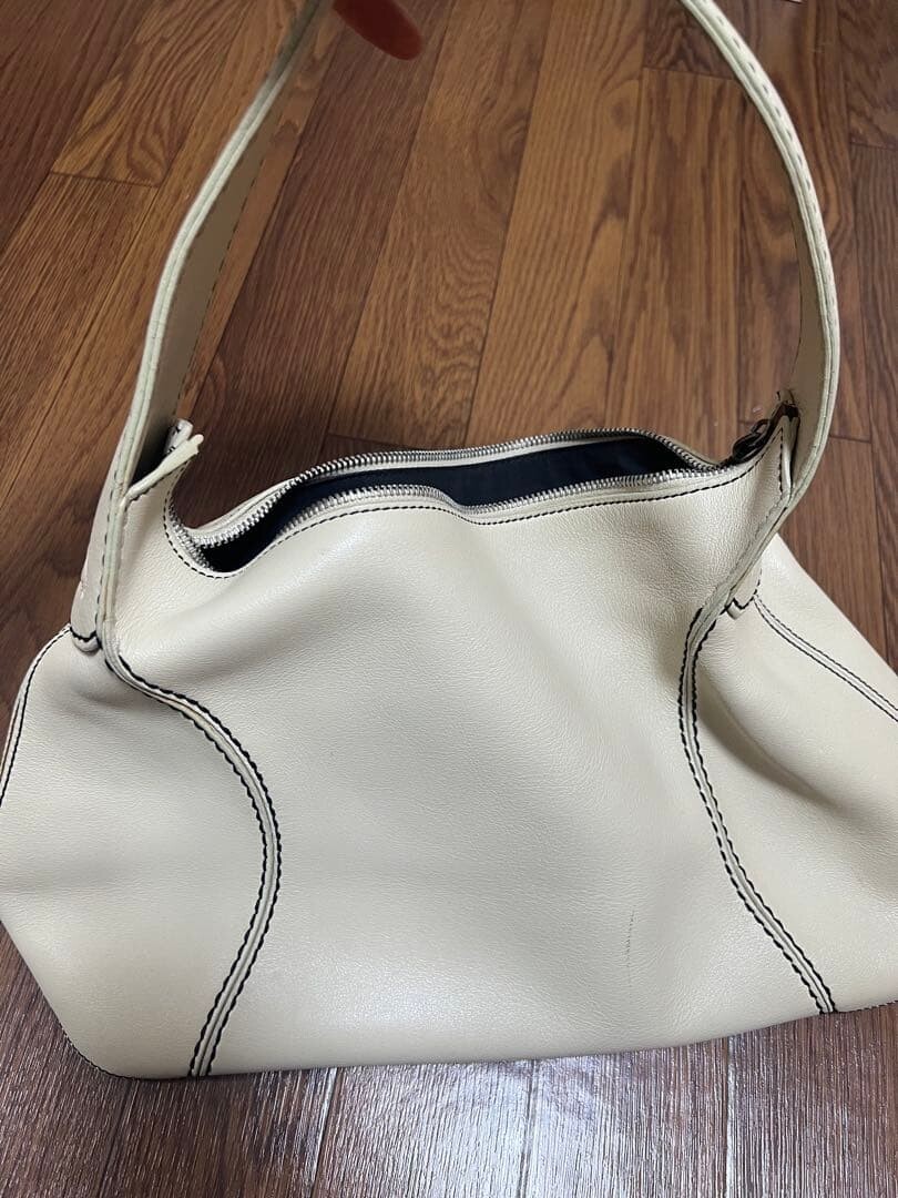 Tods White Leather Shoulder Bag Contrast Stitch Zip Womens 22x35cm 13cm Depth