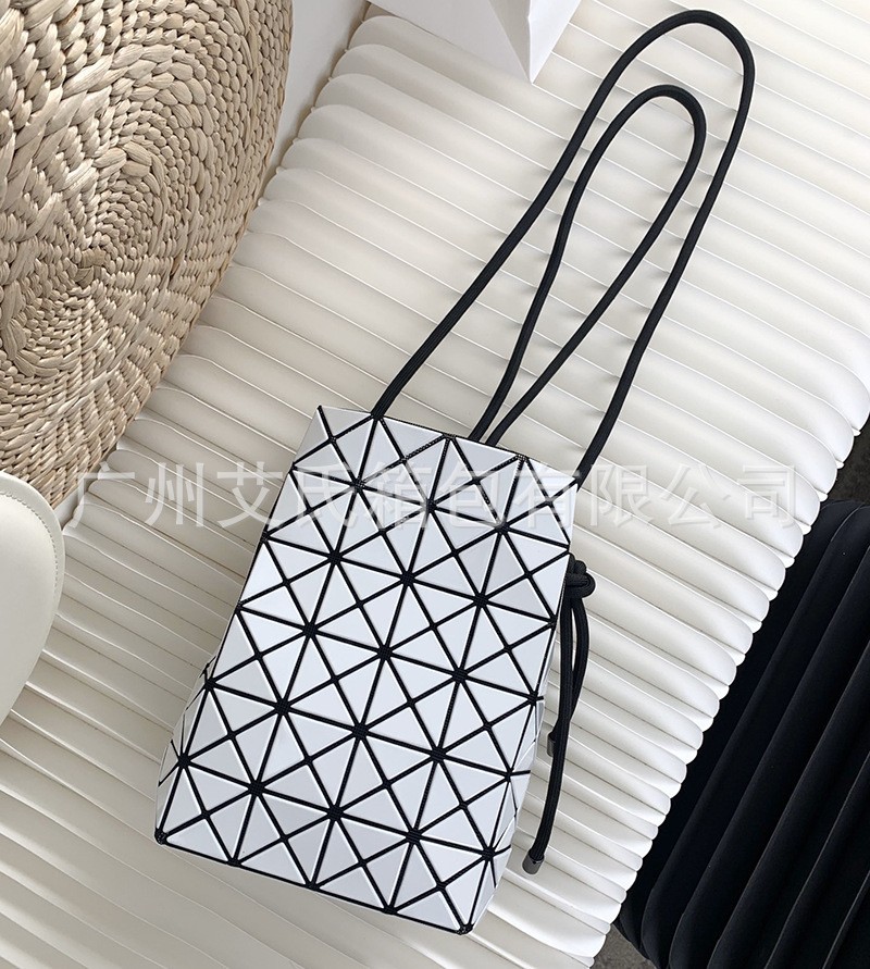 Drawstring Motif Enamel Finish Shoulder Bag Convertible 2-Way Crossbody Bag