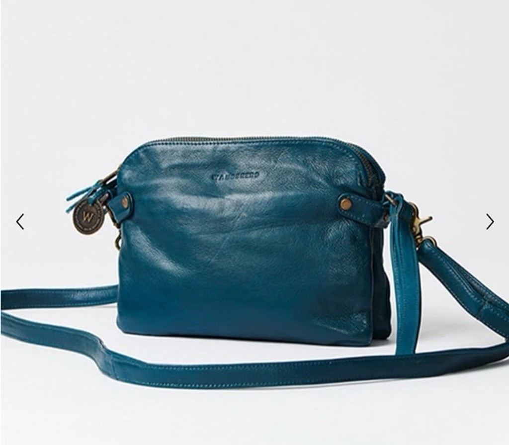 The Wanderers Travel Co. Venetian passport Handbag crossbody wristlet green