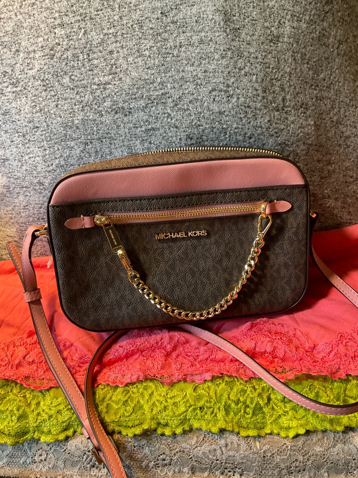 Michael Kors Jetset Brown Primrose Travel Coated Canvas Chain Sig Zip Crossbody