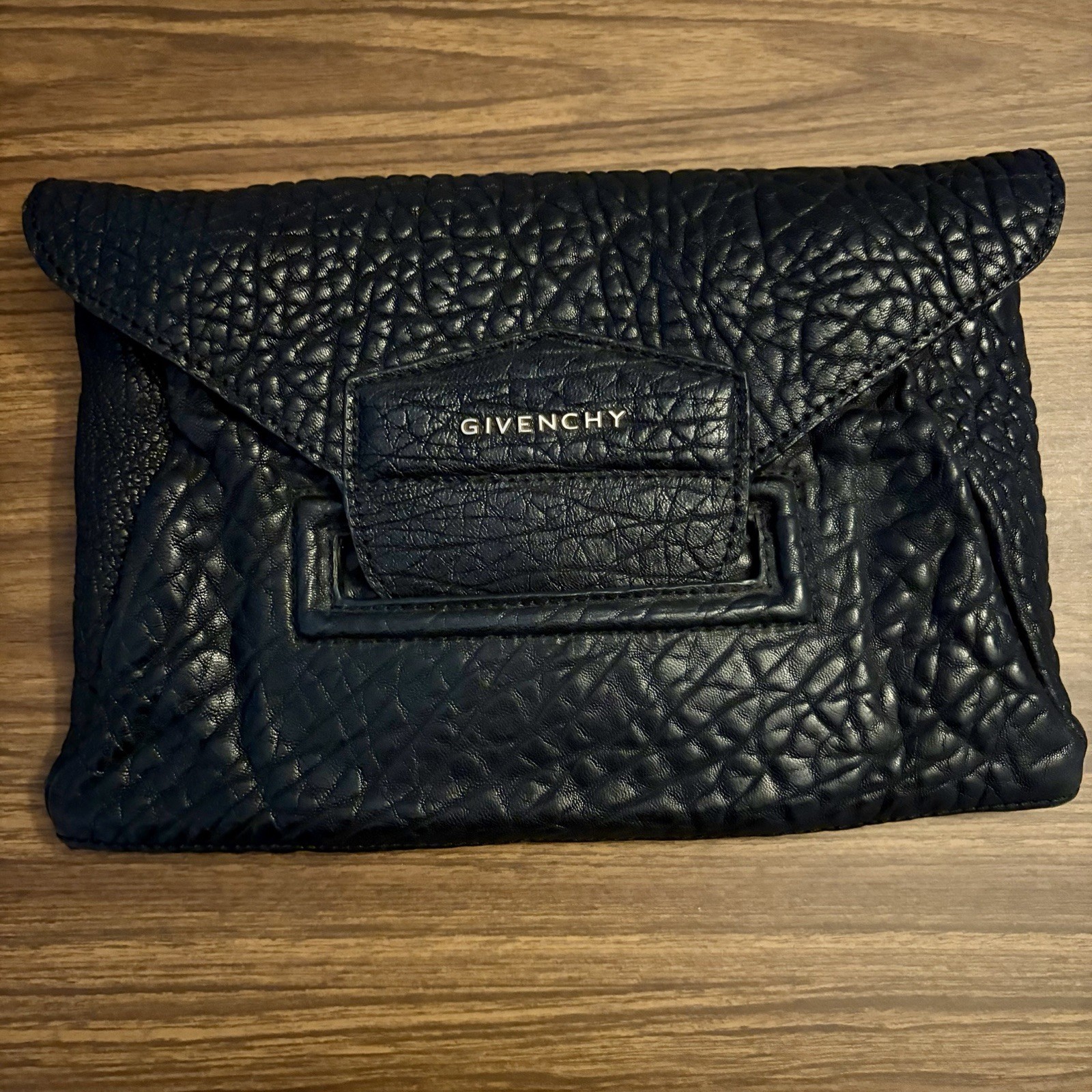 Givenchy Antigona Envelope Pebbled Textured Leather Clutch In Xlnt Condition