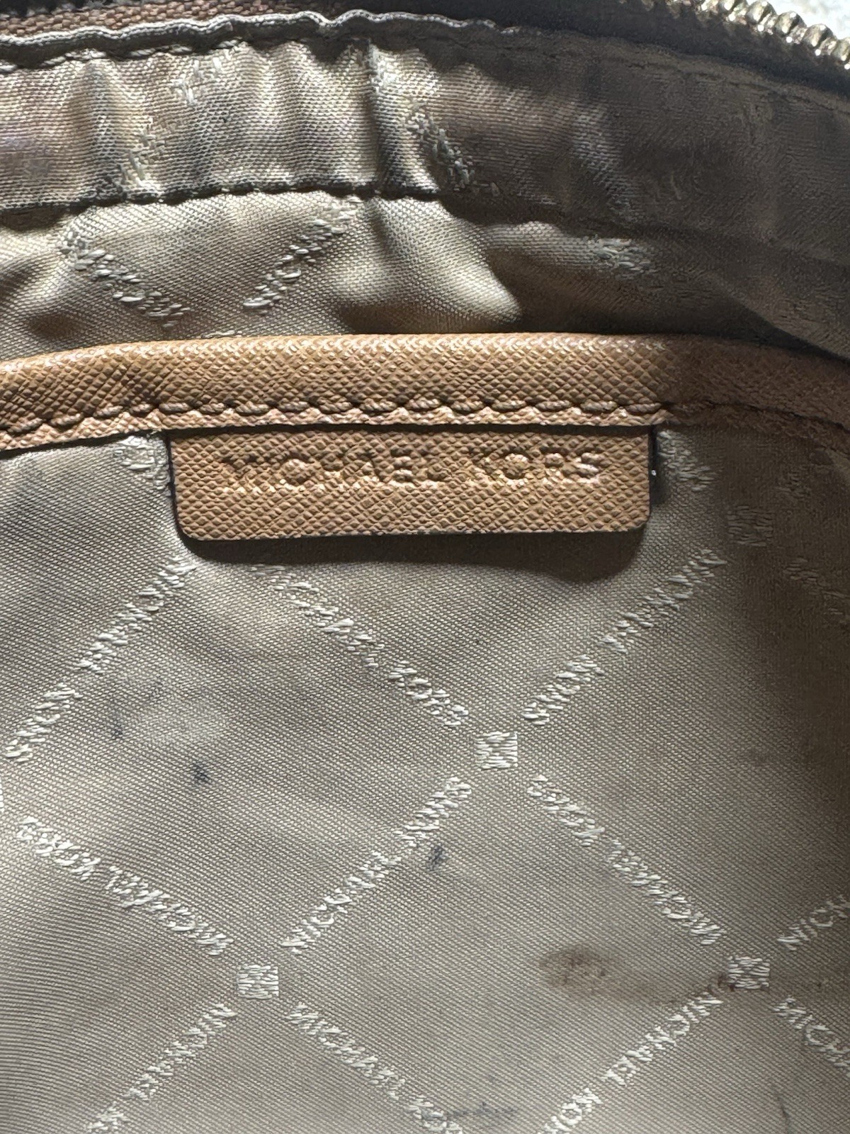 Michael Kors Jet Set Item LG Printed Logo Crossbody Bag Vanilla