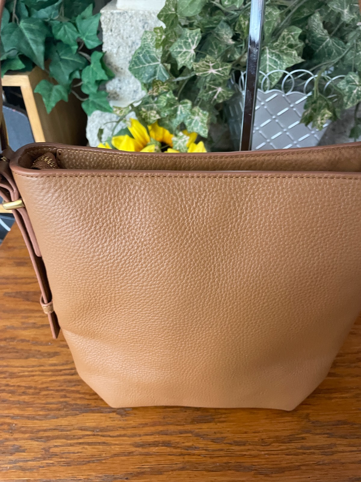 NWT QUINCE ITALIAN LEATHER BUCKET BAG CROSSBODY COGNAC HANDBAG MSRP$120 SOLD OUT