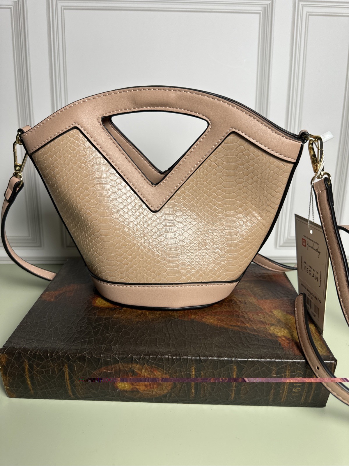 Jen & Co Ashlyn Snake Pink Bag