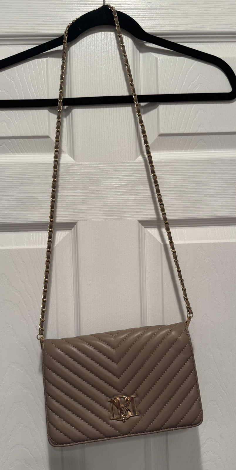 Badgley Mischka Taupe Chevron Quilted Crossbody Bag Chain Strap
