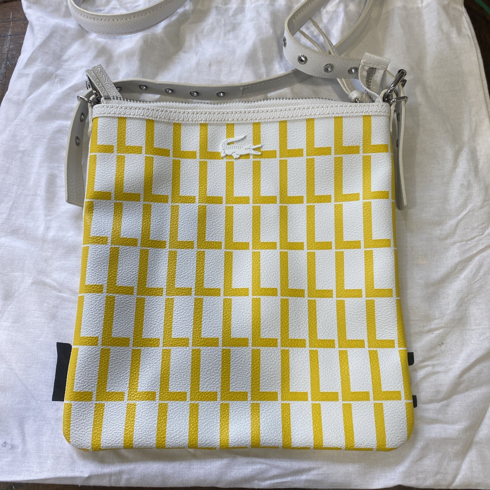 LACOSTE WHITE YELLOW FLAT CROSSOVER BAG crossbody purse