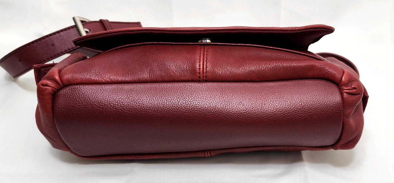 Croft & Barrow Red Leather Crossbody Bag Flap Zipper Pocket Purse