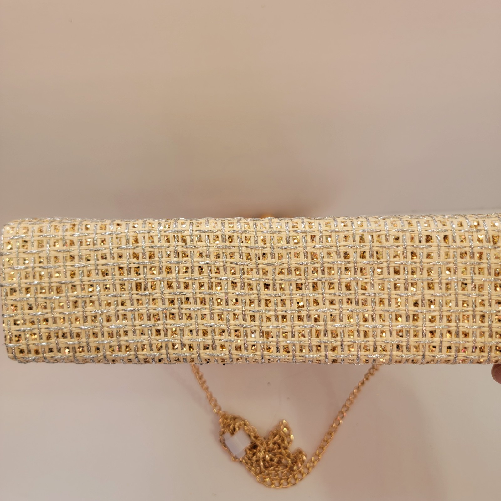 Tommy Bahama Woven Straw Shell Clutch Crossbody Bag Wood Bead Handle Gold Chain