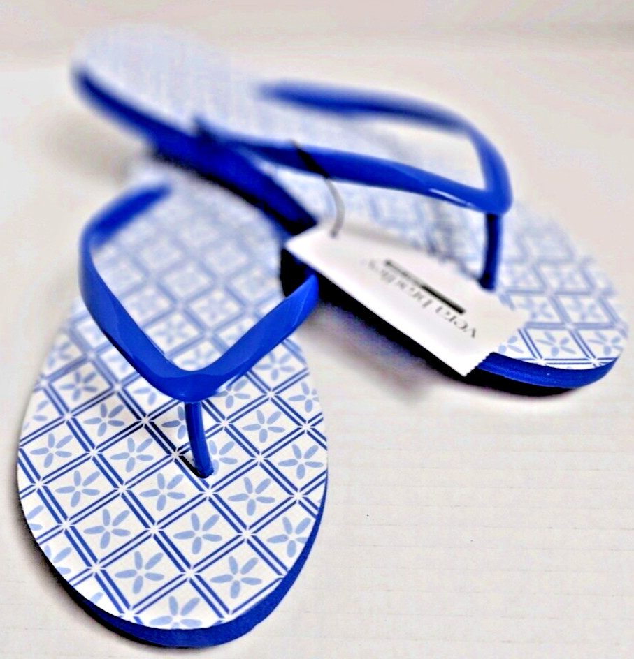 Vera Bradley Flip Flops Size 7/8 (M) in Etched Floral Pool Blue