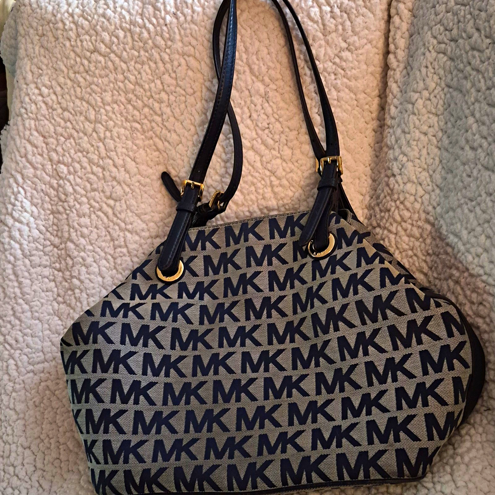 Michael Kors Signature Logo Shoulder Bag Drawstring Gold Hardware Navy Beige