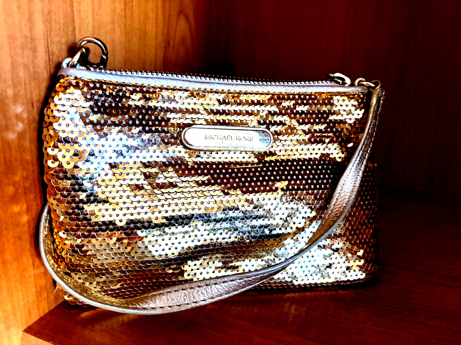 Michael Kors Gold Sequined/ Leather Convertible Wristlet Small Purse -excellent