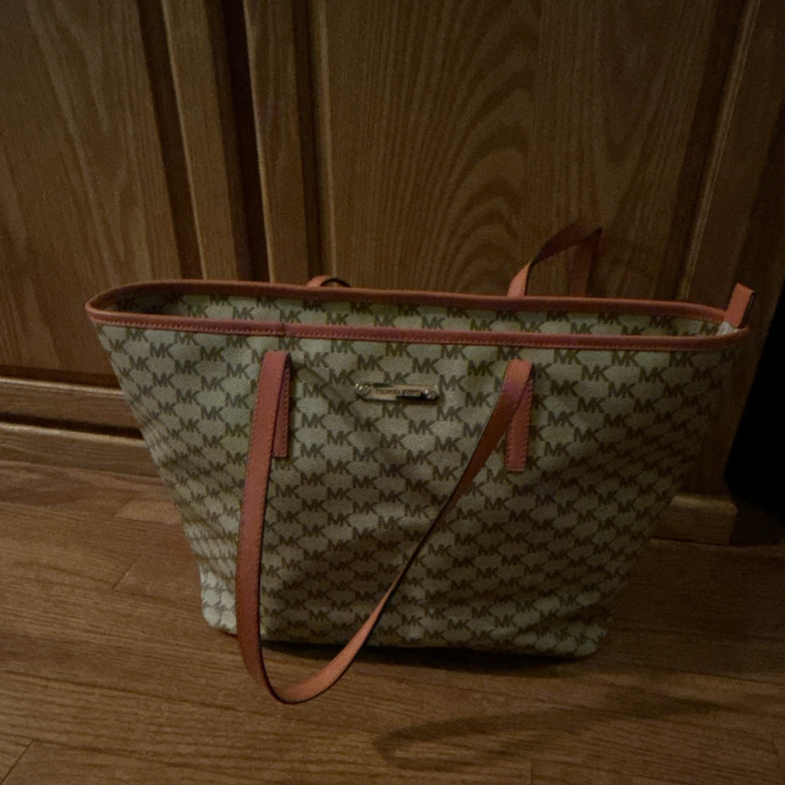 Michael Kors Women’s Tote Bag Beige Orange Logo Shoulder Strap Zip Inner Pockets