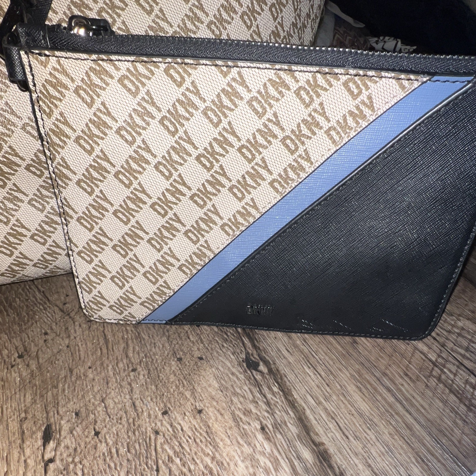 DKNY Large Beige/Black Logo Tote Shoulder Bag w/ Zip Pouch, Lined Pockets