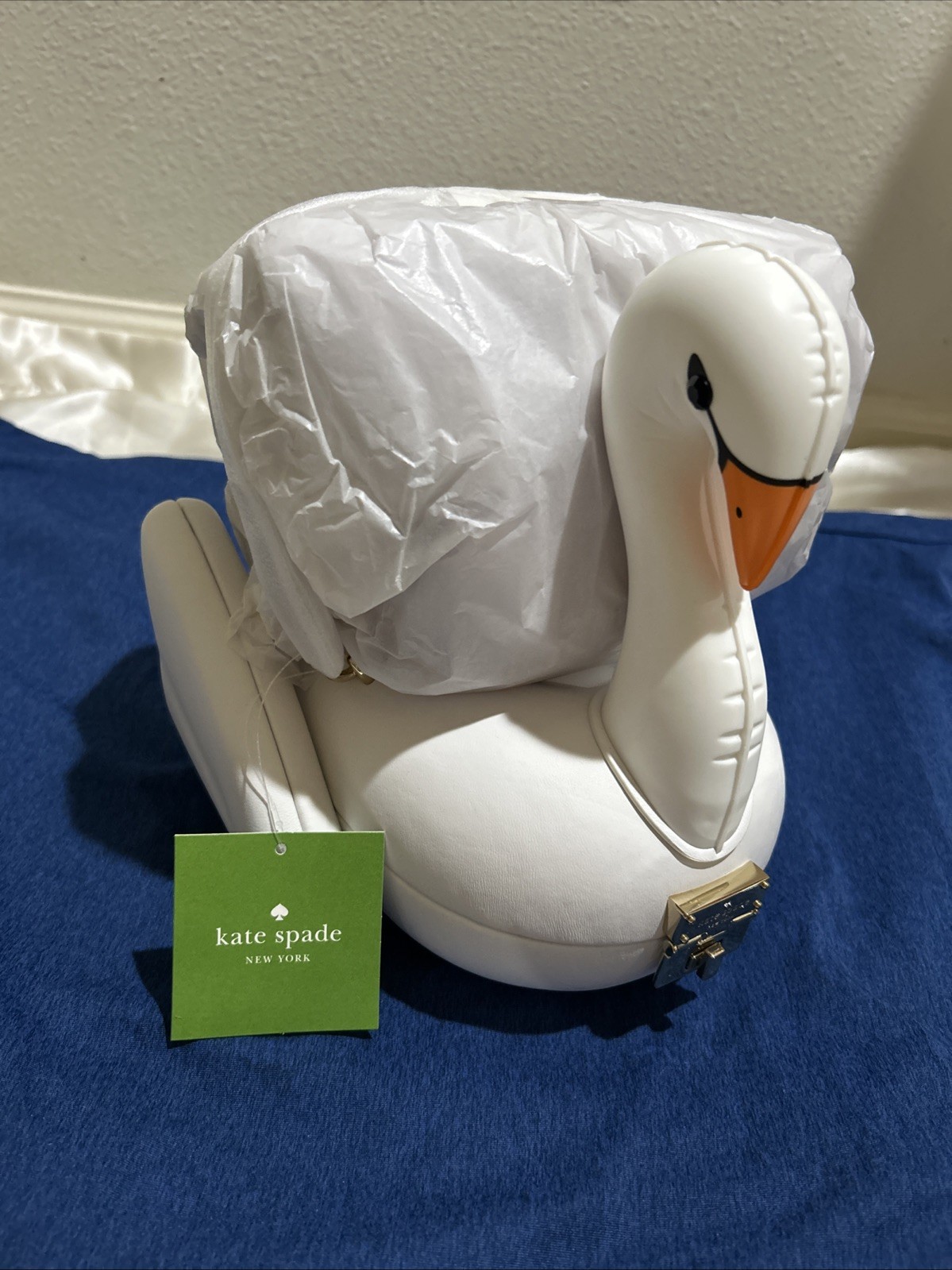 BRAND NEW ORIGINAL PKG KATE SPADE NOVELTY 2017 3D SWAN POOL FLOAT BAG SNAKECHAIN