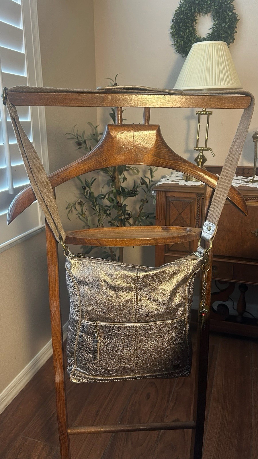 The Sak, Metallic Gold Leather XBody/Shoulder Bag Adjustable Strap Zip Purse