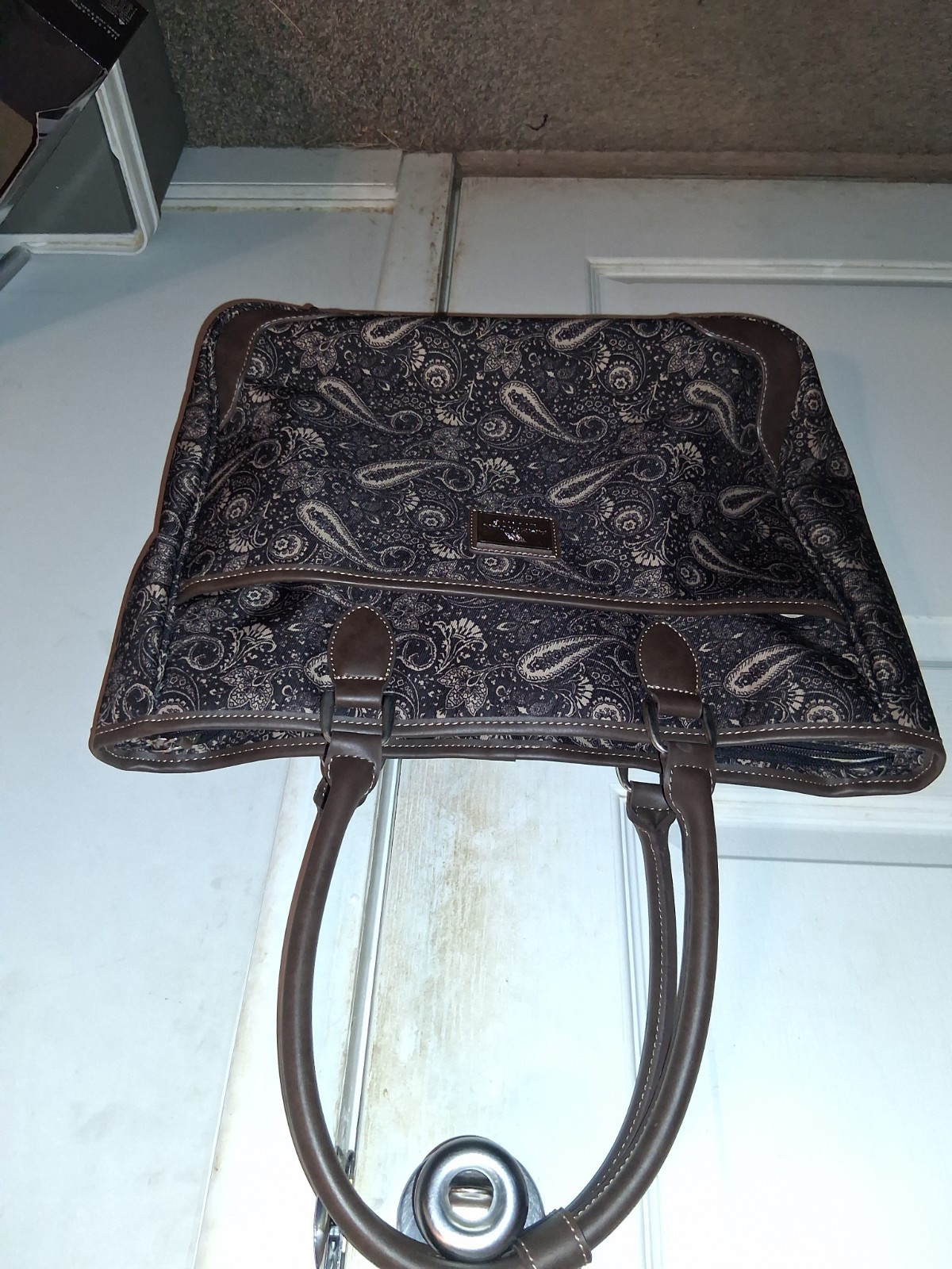 American Living Paisley Brown Tote Bag Zip Closure Lined Inner Pockets Silver
