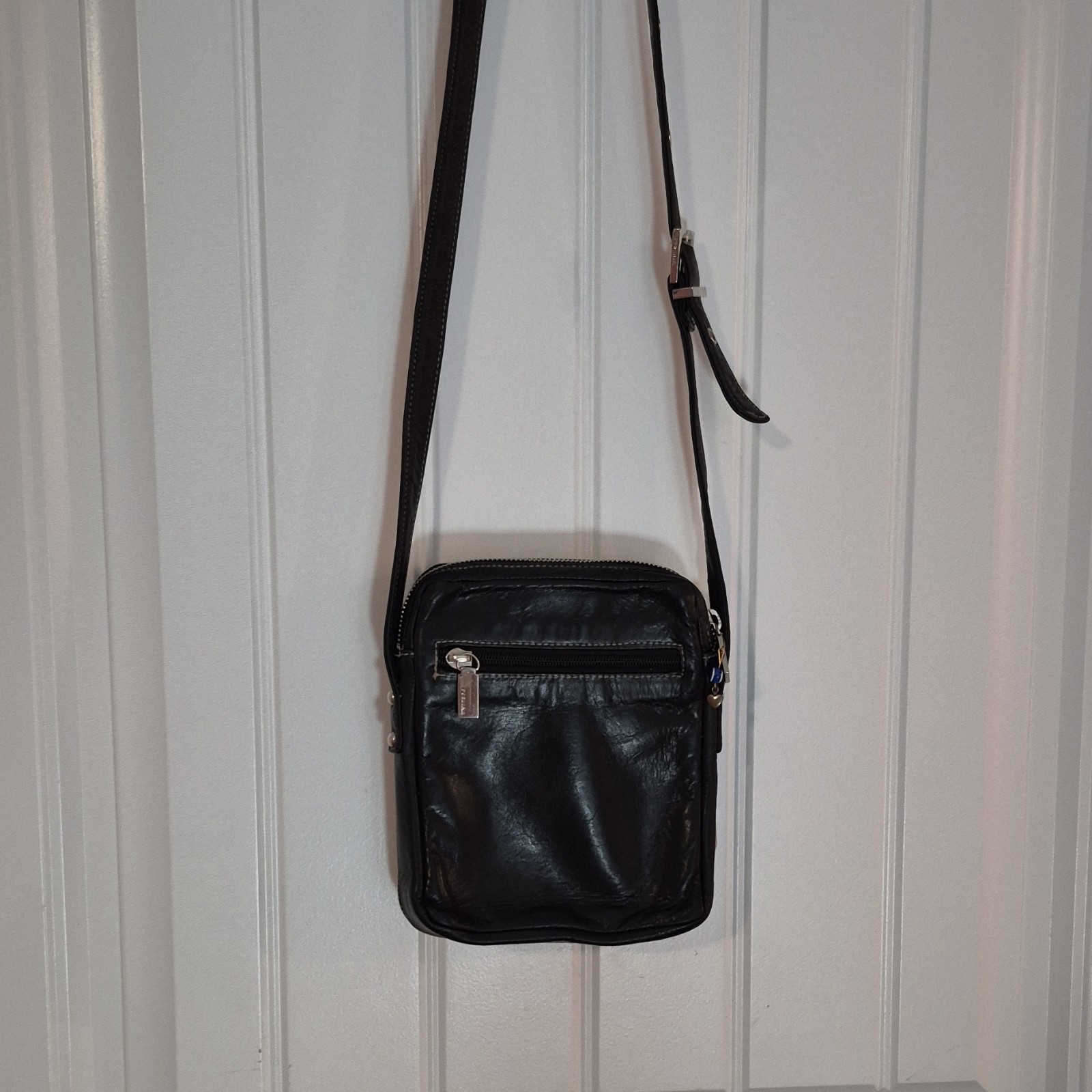 VINTAGE Perlina Black Leather All In One Wallet Organizer Crossbody Purse!