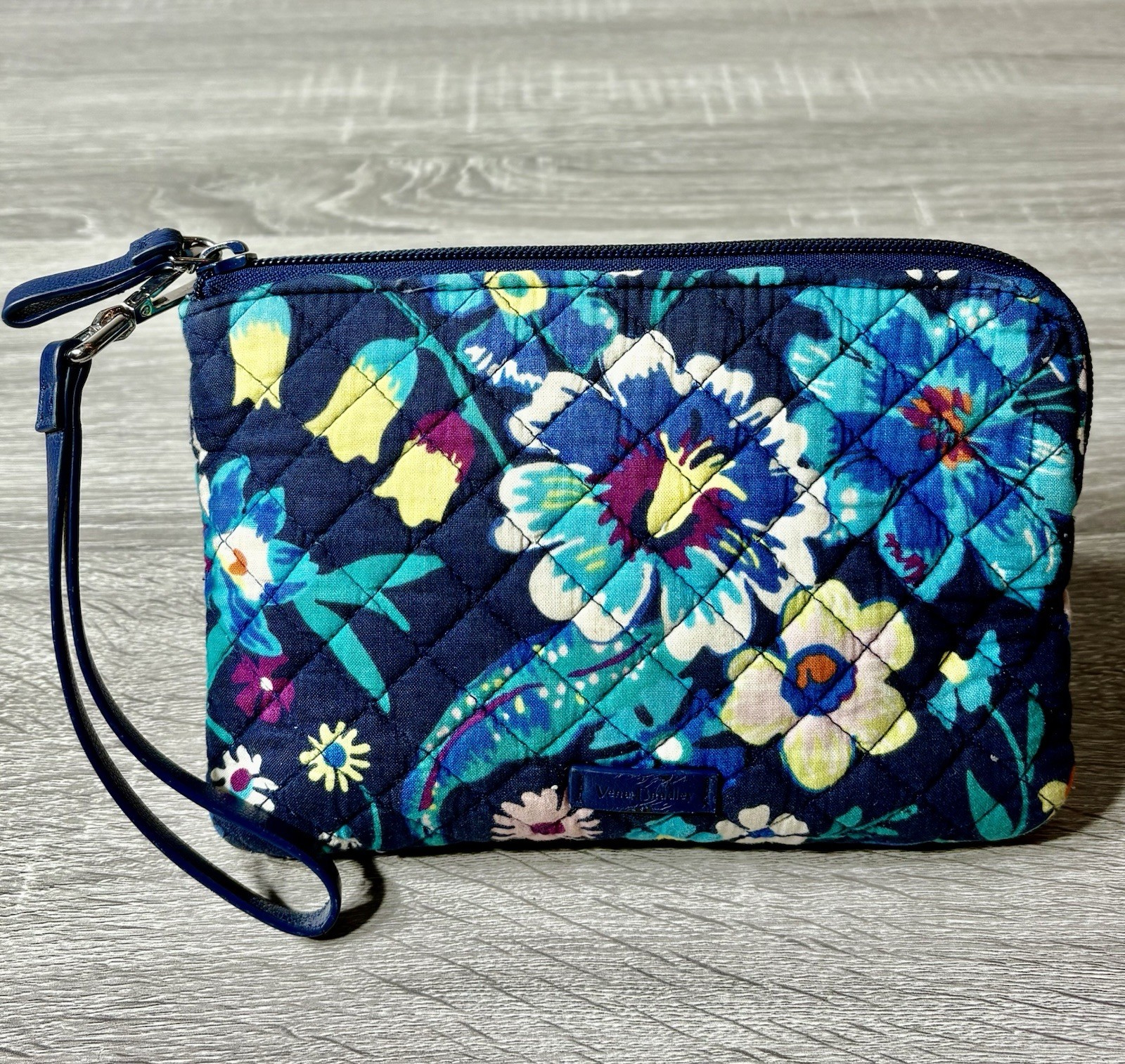 Vera Bradley Quilted Pattern Wristlet Moonlight Garden Design.