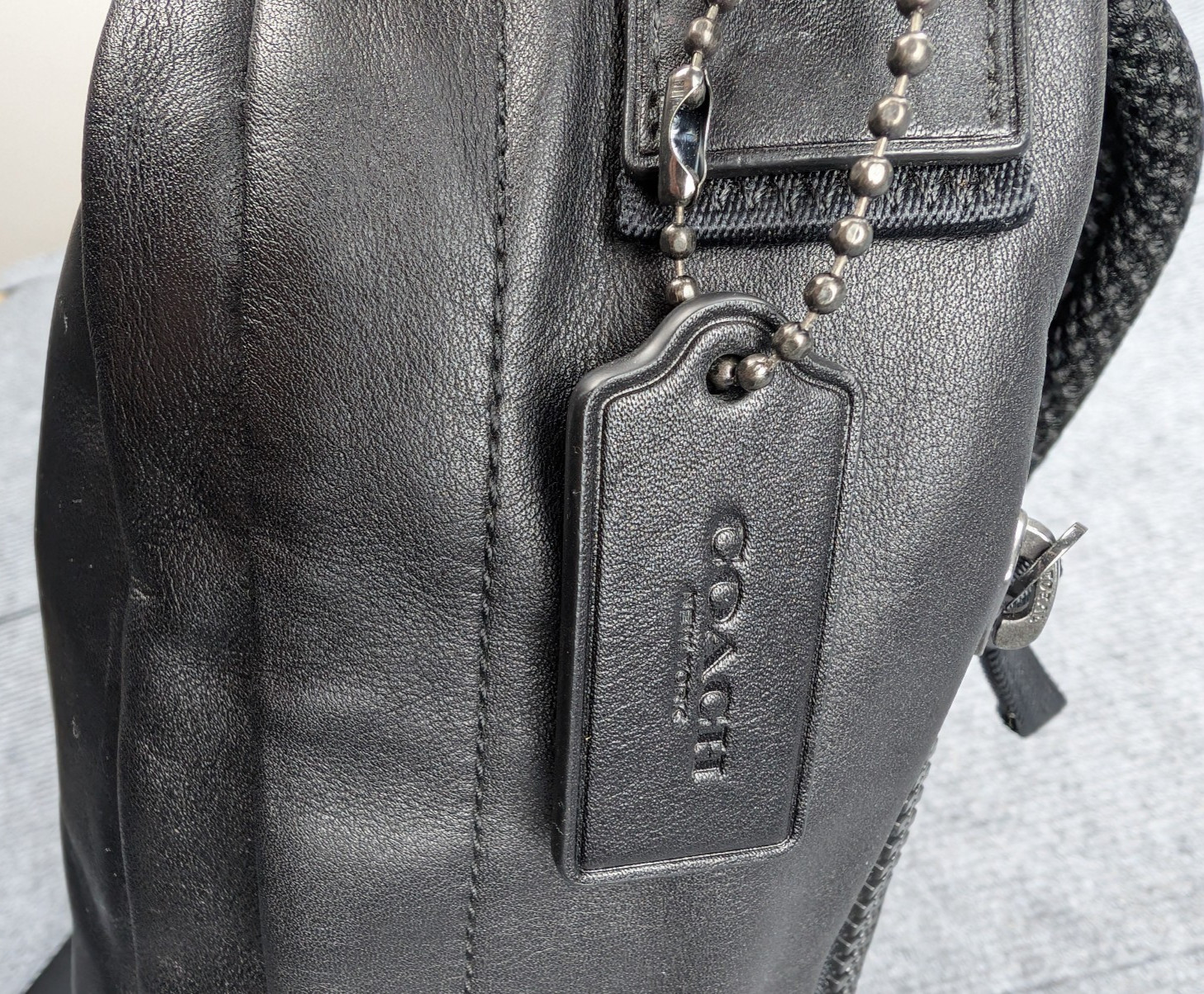 Coach Edge Pack Bag Leather Crossbody One Shoulder Minimal Travel Sleek Classic