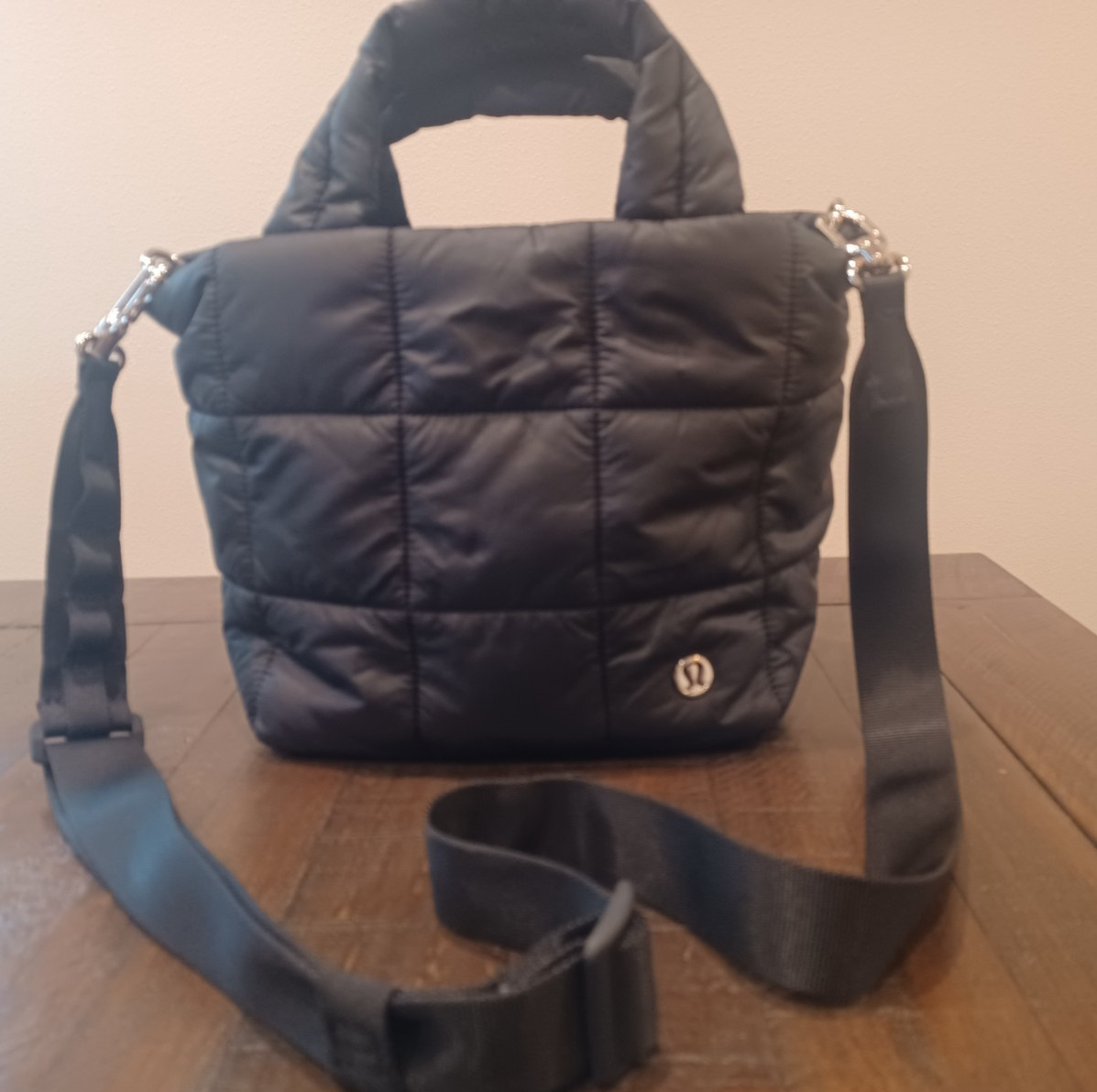 Lululemon Quilted Grid Crossbody Bag – 5L – Black – EUC!!