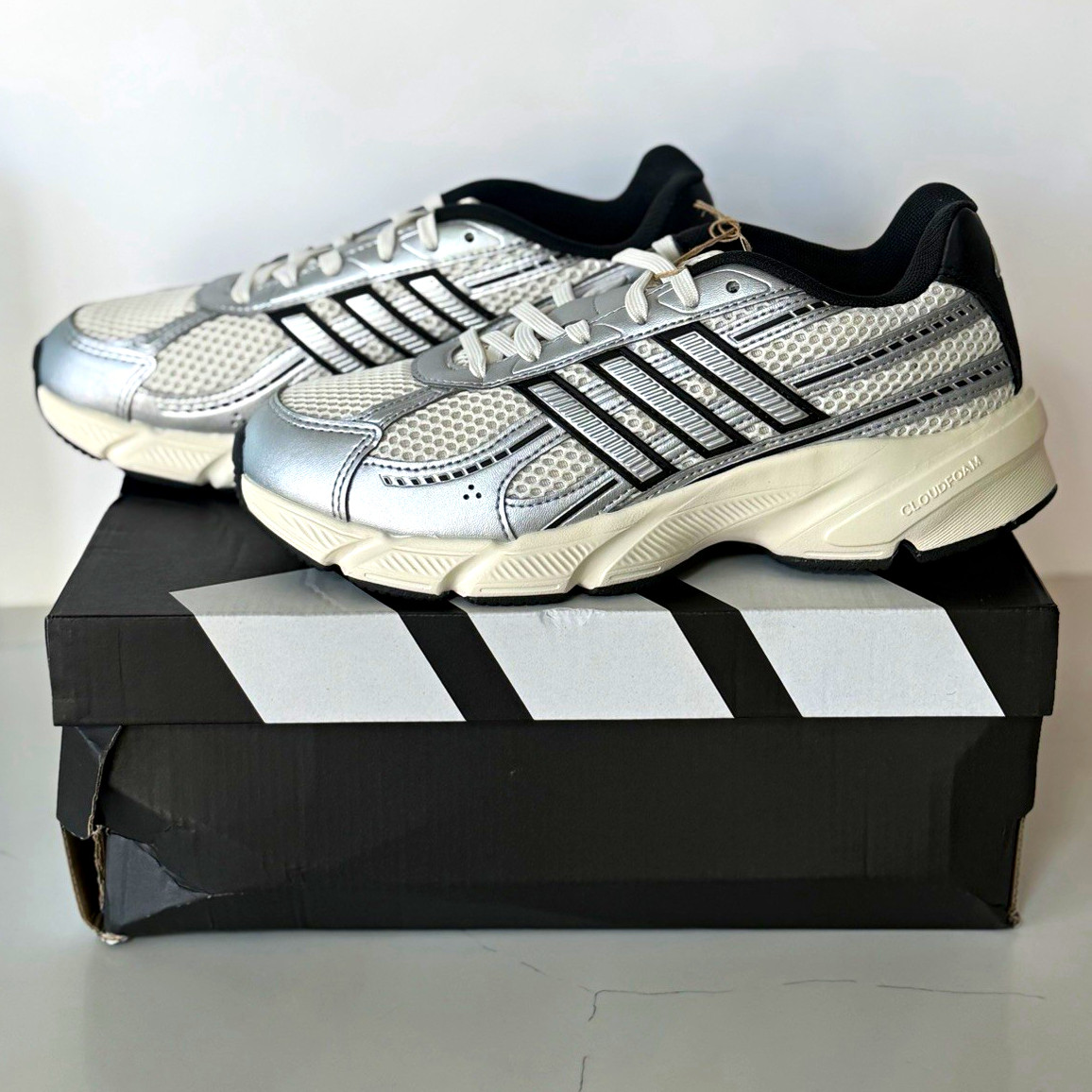 adidas Technochaos 2000 HQ7289 Silver/White/Black Lace-Up Low Top Mesh