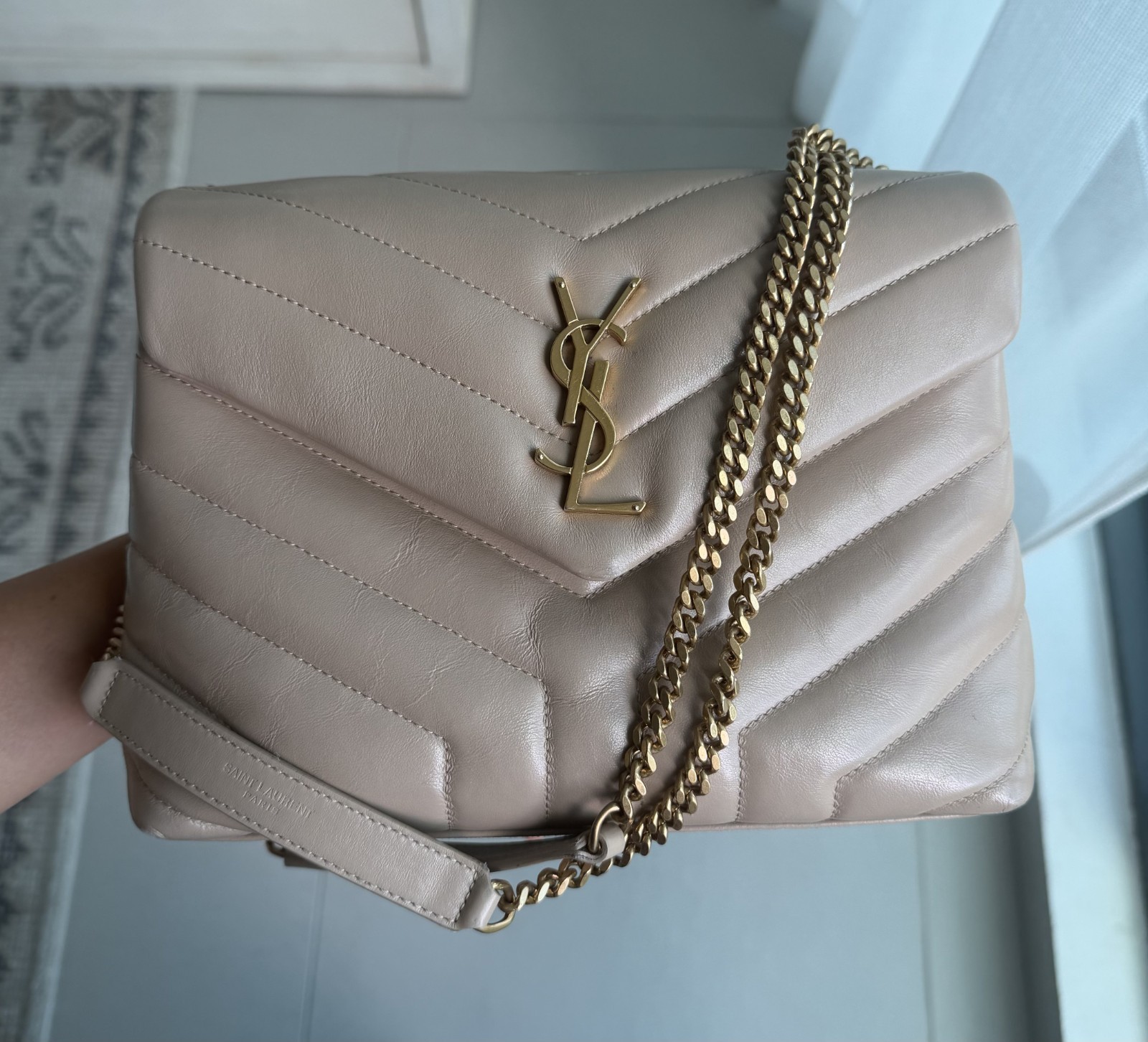 YSL Saint Laurent Loulou Shoulder Bag Small Beige Leather AUTHENTIC