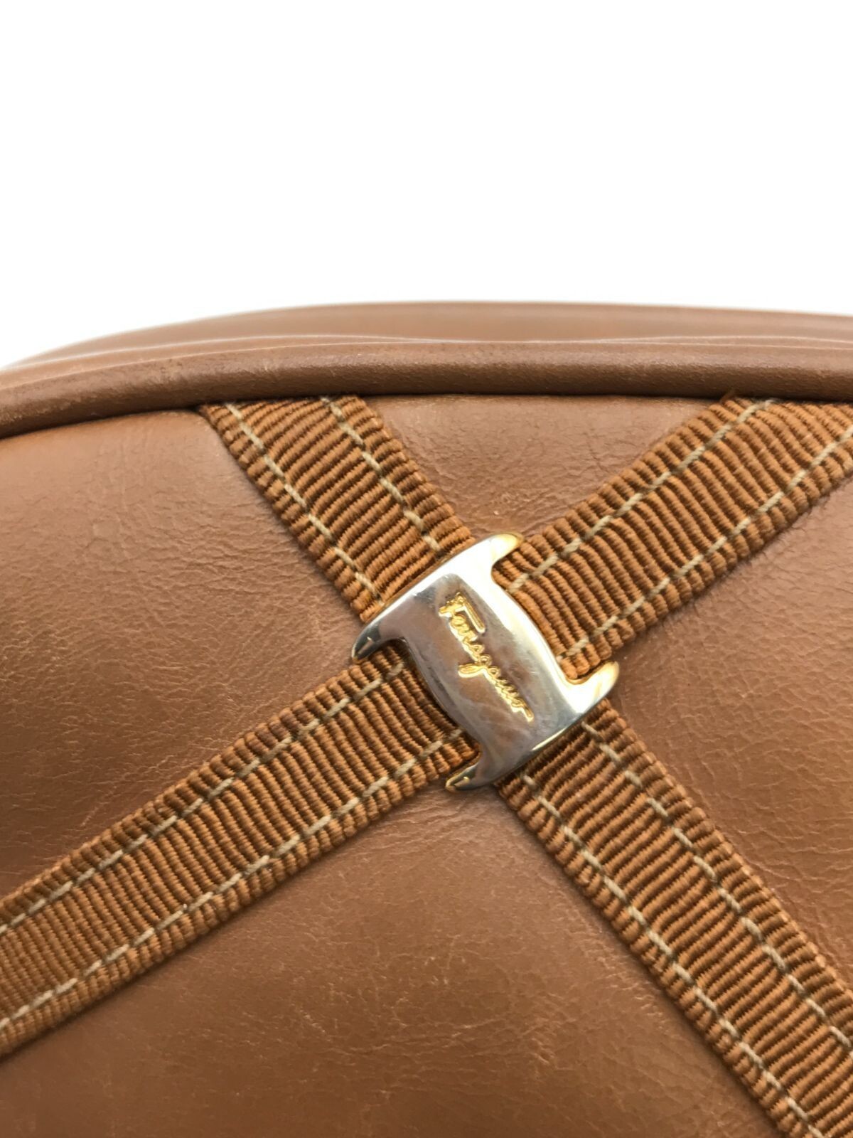 Salvatore Ferragamo Vara Brown Leather Crossbody Shoulder Bag Vintage Gold Logo