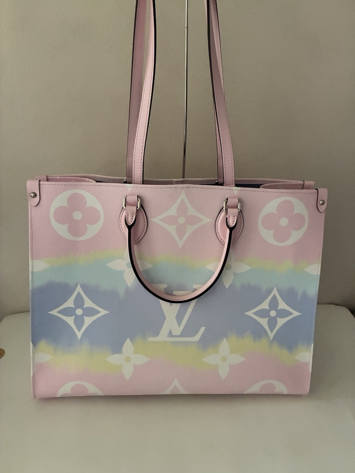NEW-LOUIS VUITTON ESCALE OnTheGo GM PASTEL MONOGRAM TOTE BAG PURSE