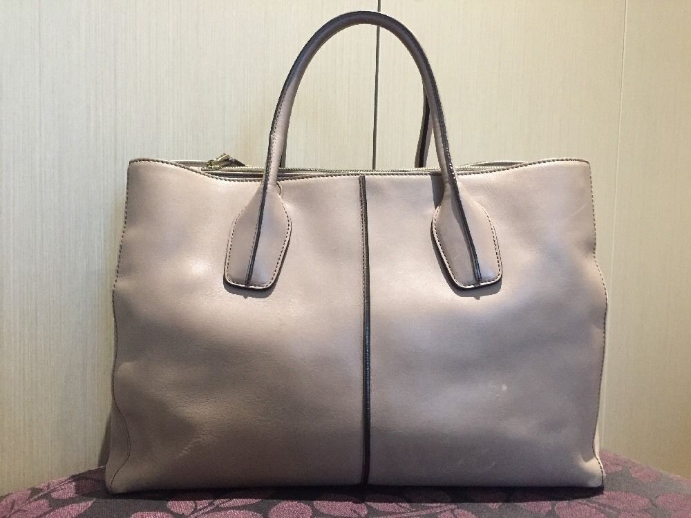 Tod D-Styling Shopping Tote in Leather Taupe Color