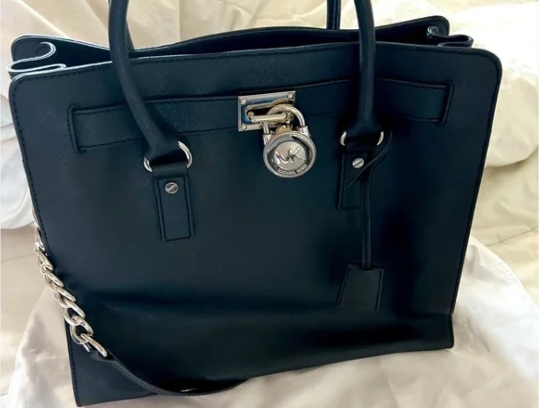 Michael Kors Hamilton Shoulder Bag – black