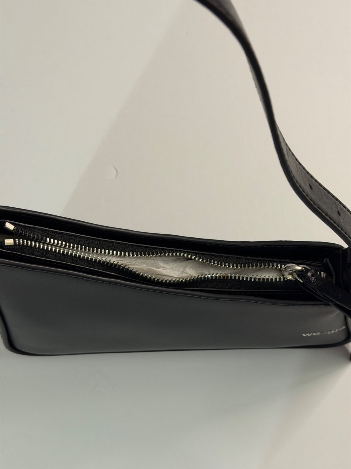 NWT We-ar4 The Wave Shoulder Bag Black Size OS
